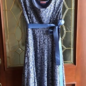 Hello Miz Empire Waist Ribbon Tie Dusty Blue Floral Lace Maternity Dress Large